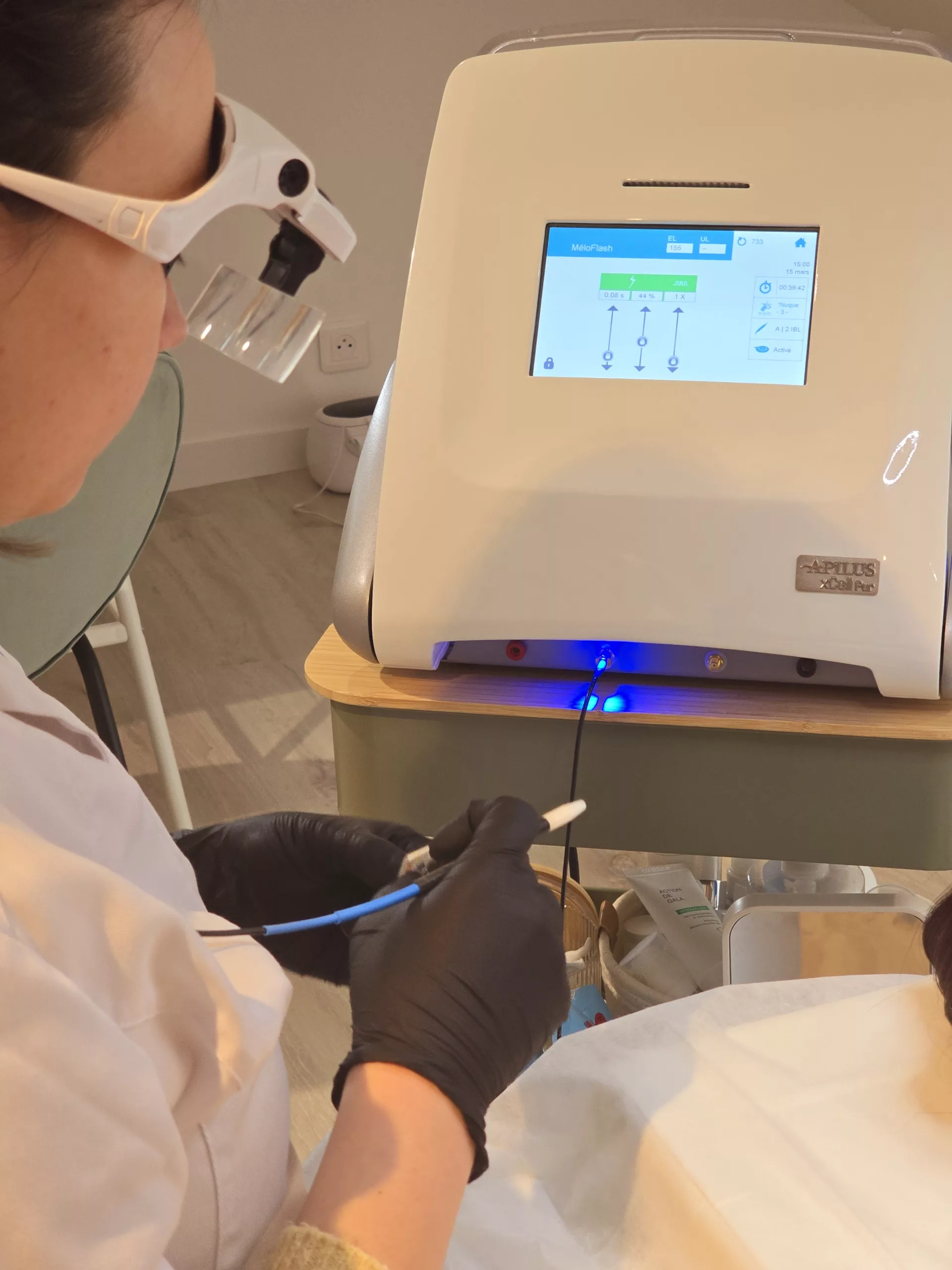 Appareil d’électrolyse Apilus Xcell Pro pour l’épilation définitive à Montry (77)